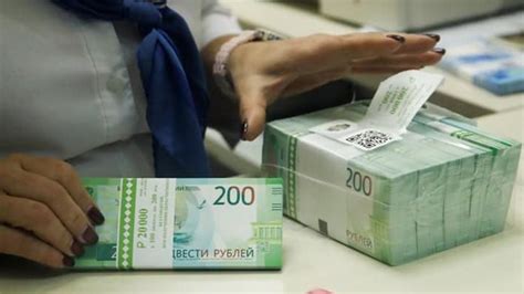R­u­s­ ­R­u­b­l­e­s­i­ ­T­ü­r­k­ ­L­i­r­a­s­ı­n­ı­ ­S­o­l­l­a­d­ı­,­ ­H­ı­z­l­a­ ­E­r­i­y­o­r­